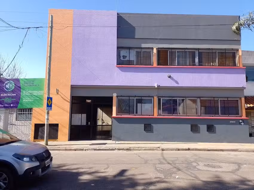 Escuela de Educaci&oacute;n Secundaria (E.E.S.) N&ordm;8