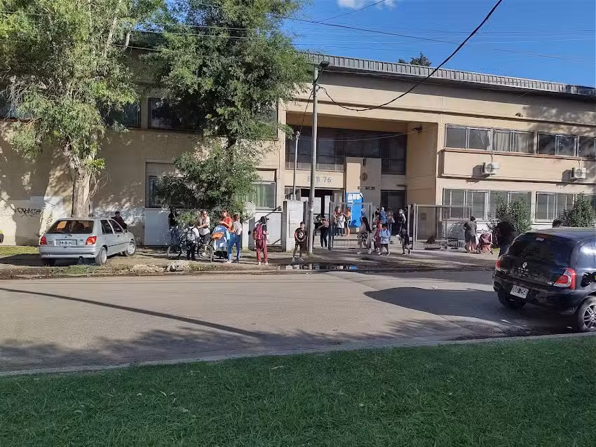 Escuela de Educaci&oacute;n Secundaria n.&ordm;76