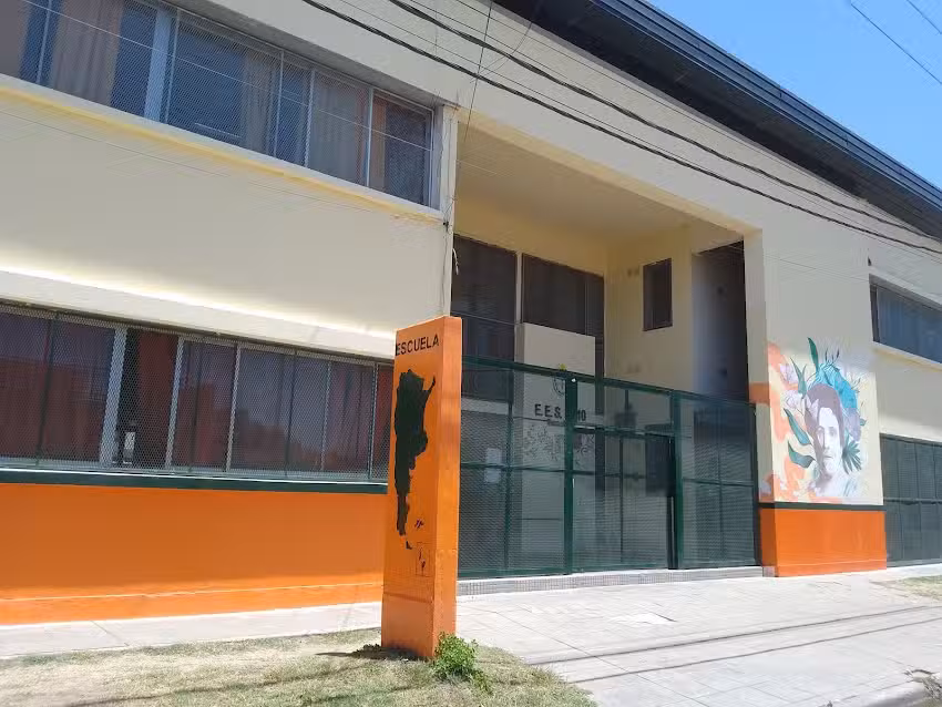 Escuela De Educaci&oacute;n Secundaria N&ordm;10 Dra. Julieta Lanteri