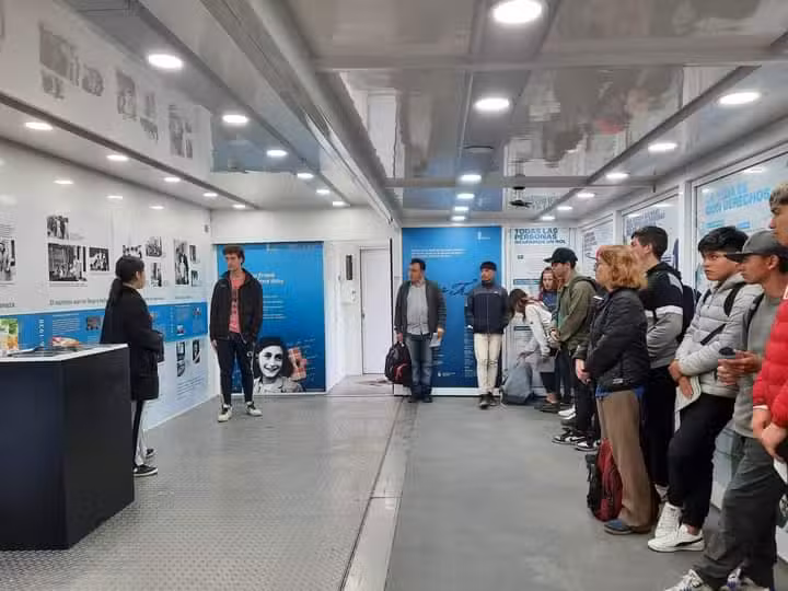 Escuela De Educaci&oacute;n Secundaria N&ordm;17 Emilio Pettoruti