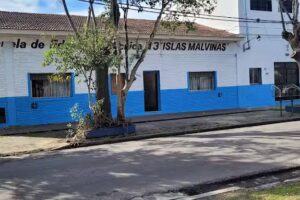 Escuela de Educaci&oacute;n Secundaria T&eacute;cnica (EEST) N&deg;3 de Lan&uacute;s &ldquo;Islas Malvinas&rdquo;