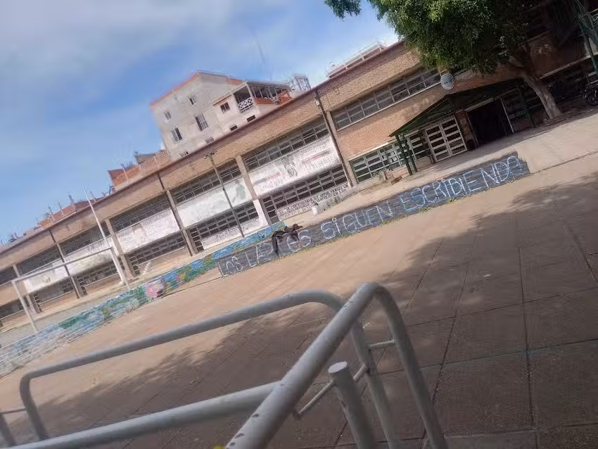 Escuela de Ense&ntilde;anza Media N&deg; 3 D.E. 19 &ndash; Profesor Carlos Geniso