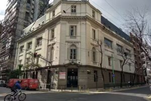 Escuela de Jornada Simple N° 01 D.E. 06 – Esteban de Luca