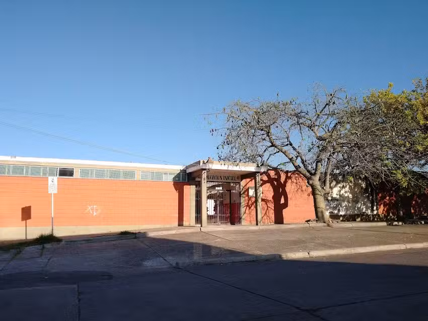 Escuela Dra Carolina Tobar Garc&iacute;a