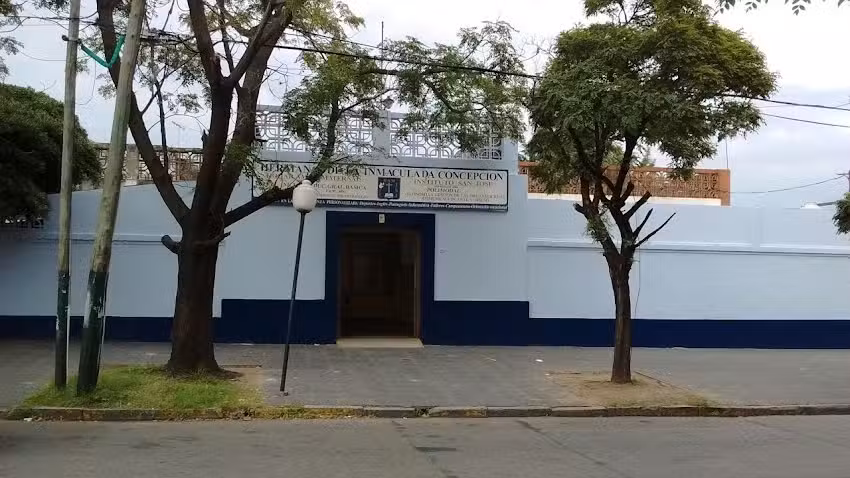 Escuela Hogar Amor Maternal / Instituto San Jos&eacute;
