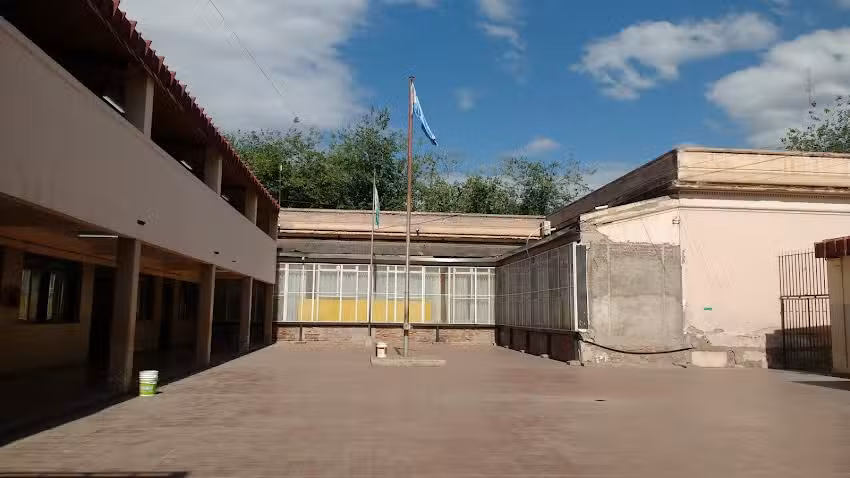 ESCUELA JUAN GREGORIO LAS HERAS