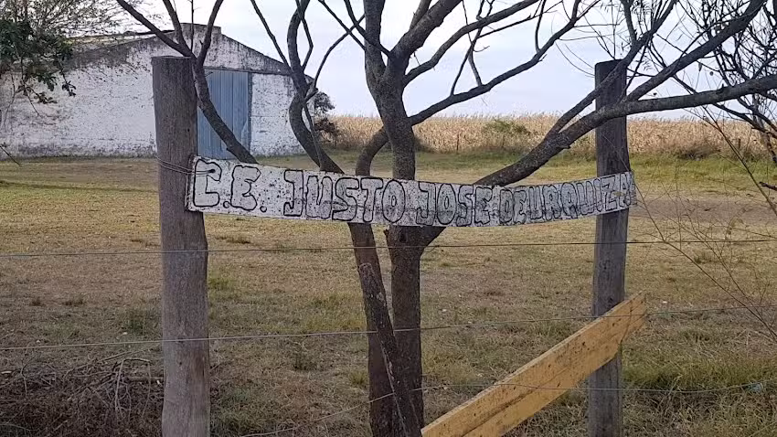 ESCUELA JUSTO JOS&Eacute; DE URQUIZA(Costa del Tambo)