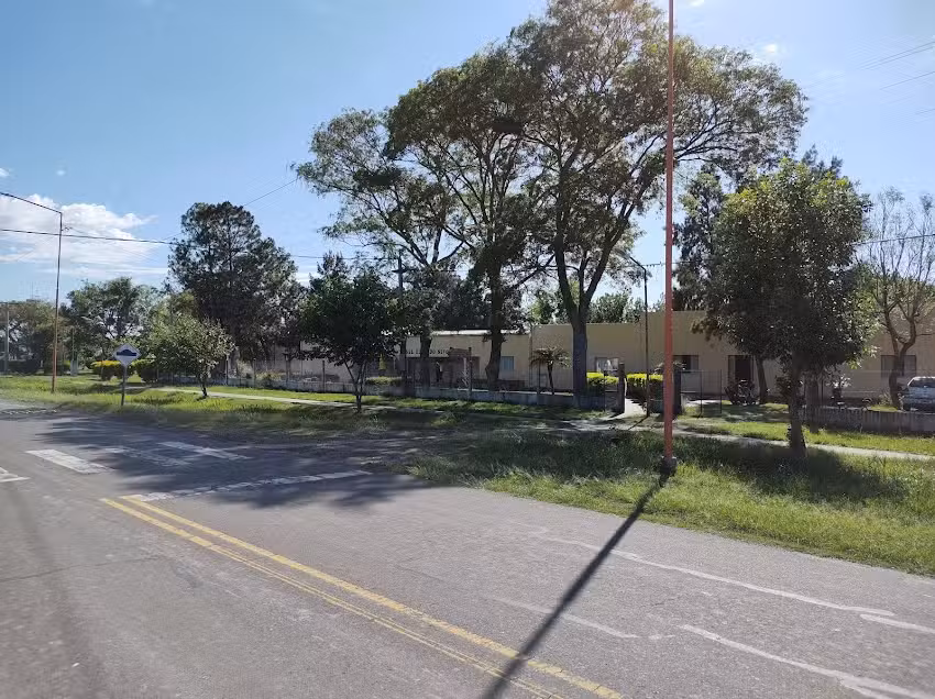 Escuela Los Lapachos 6311