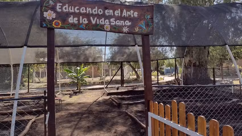 Escuela Magdalena T. de Charles