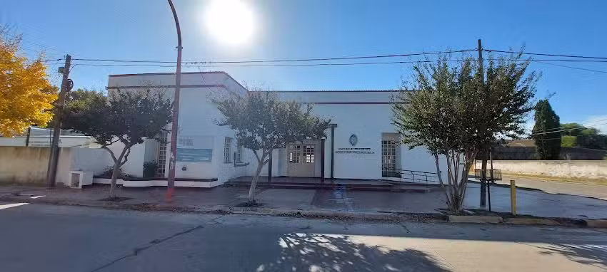 Escuela Media Adolfina Valenzuela