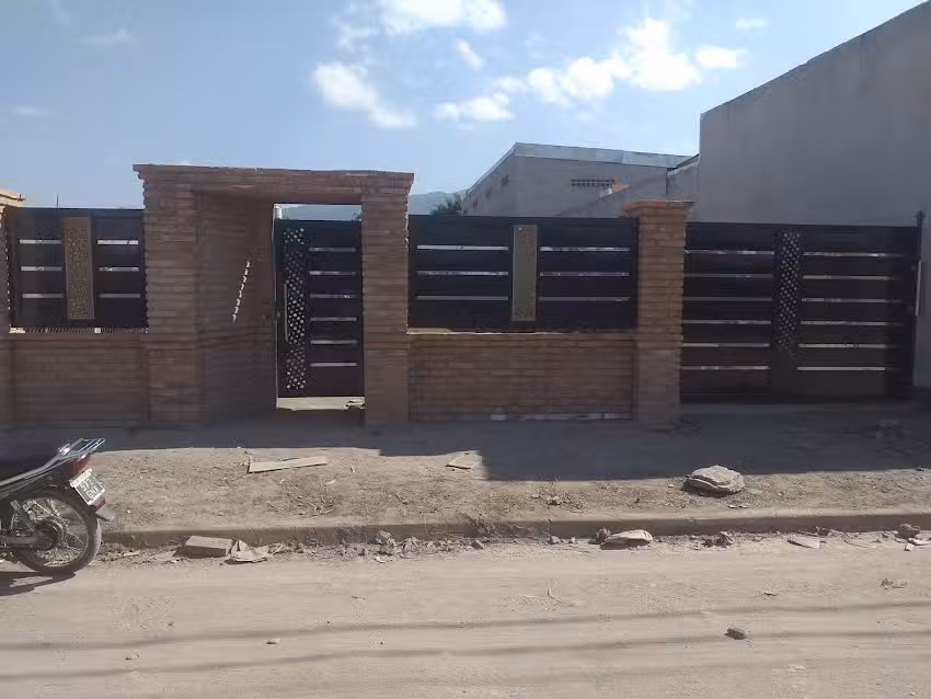 Escuela Media De San Pablo