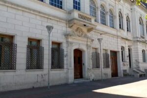 Escuela Monse&ntilde;or Cesar Caneva