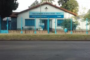 Escuela municipal de Artes Y Oficios E M E I N*1