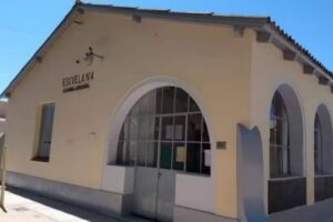 ESCUELA N 4 “VICTORIANA LARRAZÀBAL”