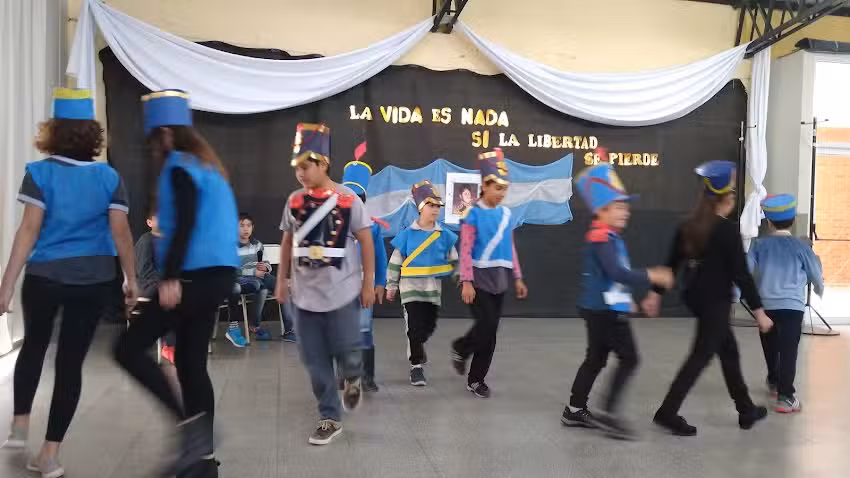 Escuela N&deg; 215 &ndash; Ciclo Basico Casa de Piedra