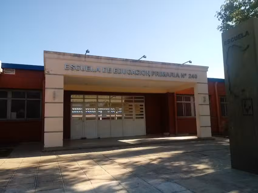 Escuela N&deg; 240 &ldquo;Francisca Zambonini de Zambrini&rdquo;