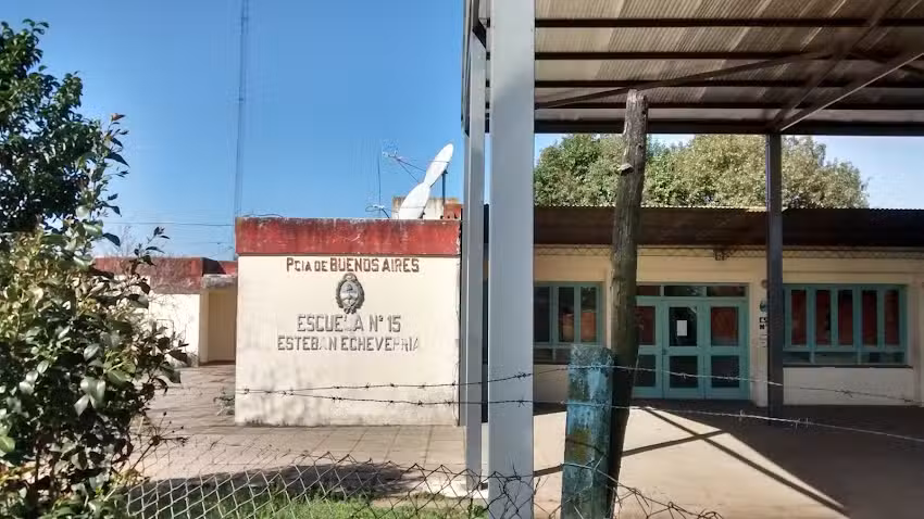 Escuela N&deg;15 Esteban Echeverria