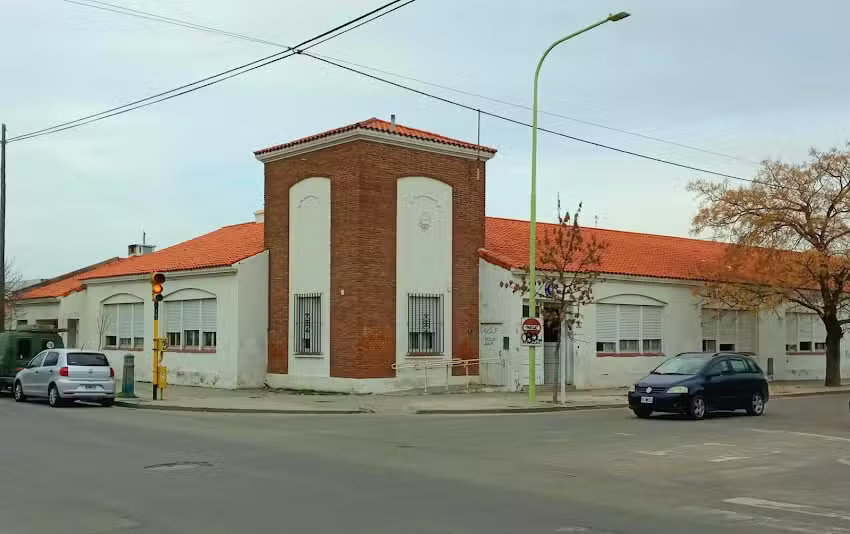 Escuela N&deg;34 Jos&eacute; Manuel Estrada y ESB 305