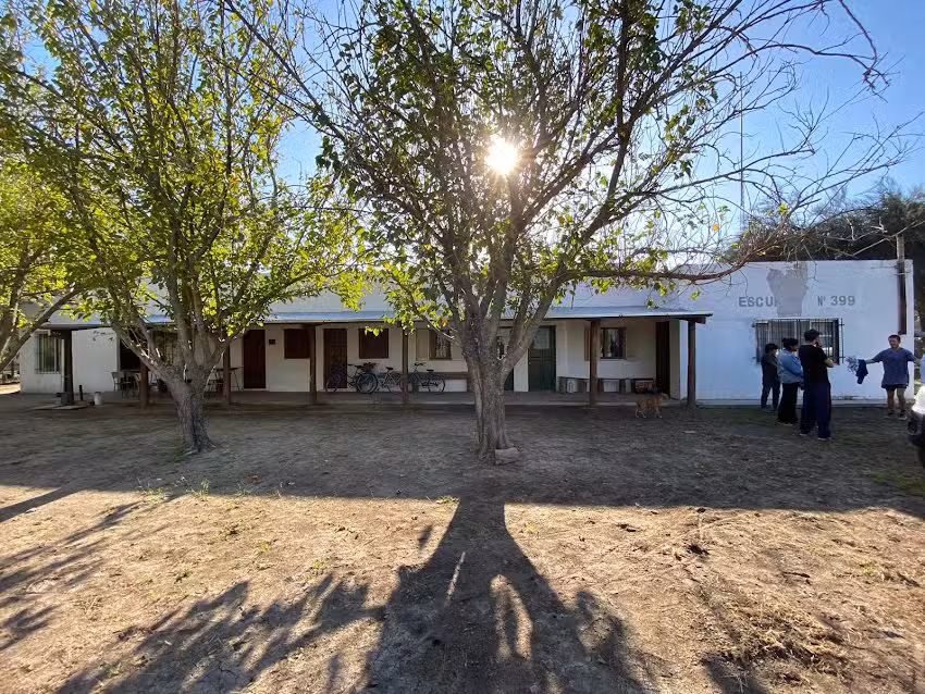 Escuela N&deg;399, Arbol Blanco Sur