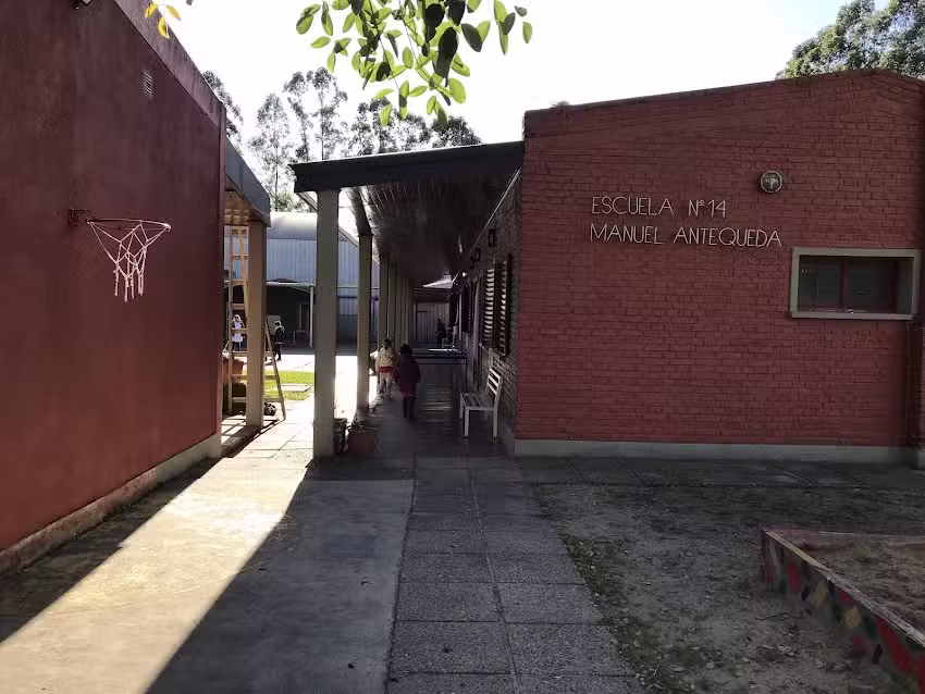 Escuela N&ordm; 14 Manuel Pac&iacute;fico Antequeda