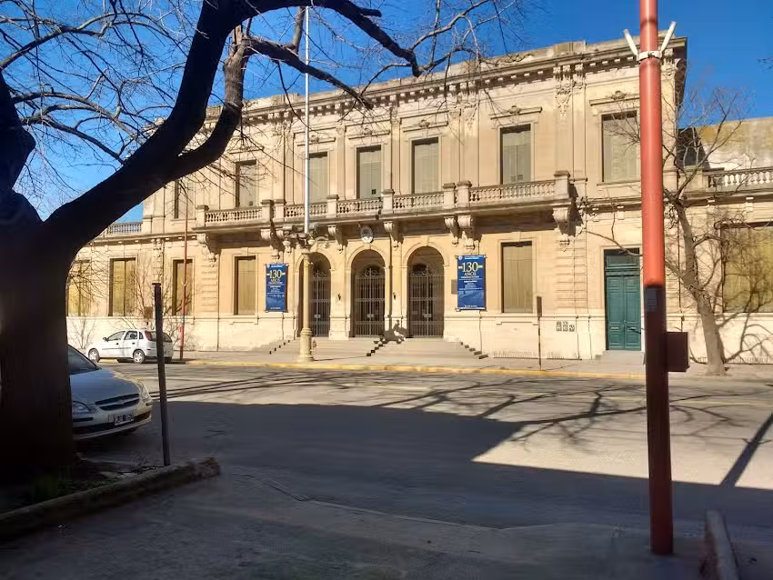Escuela Normal Superior Bernardino Rivadavia