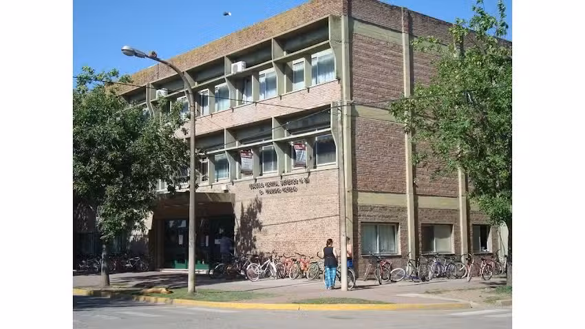 Escuela Normal Superior N*33 Asoc Coop de la Enns Dr M Moren