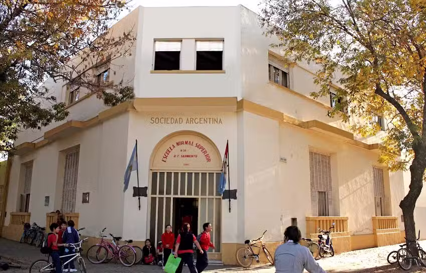 Escuela Normal Superior N&deg; 38 Domingo Faustino Sarmiento