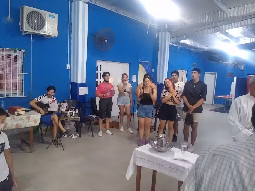 Escuela Nuestra Se&ntilde;ora de Itati. Narc&oacute;ticos An&oacute;nimos Domingos de 19 a 21 hs.