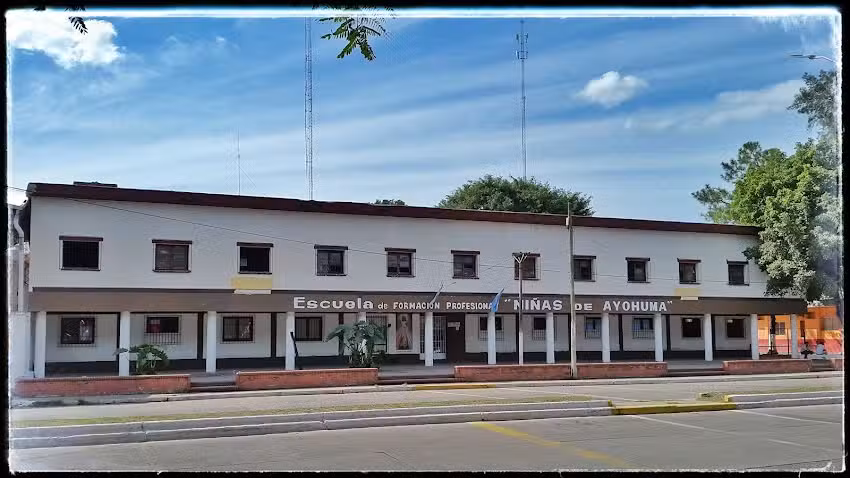 Escuela Piloto Ni&ntilde;as Del Ayohuma