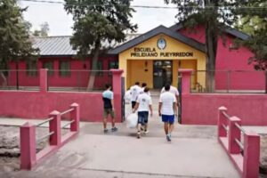 Escuela Prilidiano Pueyrredón, Las Casuarinas 25 De Mayo