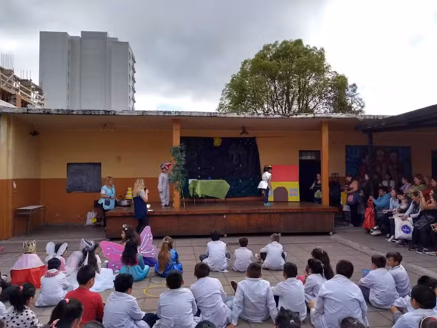 Escuela Primaria 9 &lsquo;Dalmacio V&eacute;lez Sarsfield&rsquo;