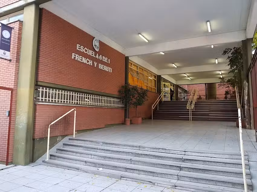 Escuela Primaria Com&uacute;n N&deg; 06 &ndash; French y Beruti