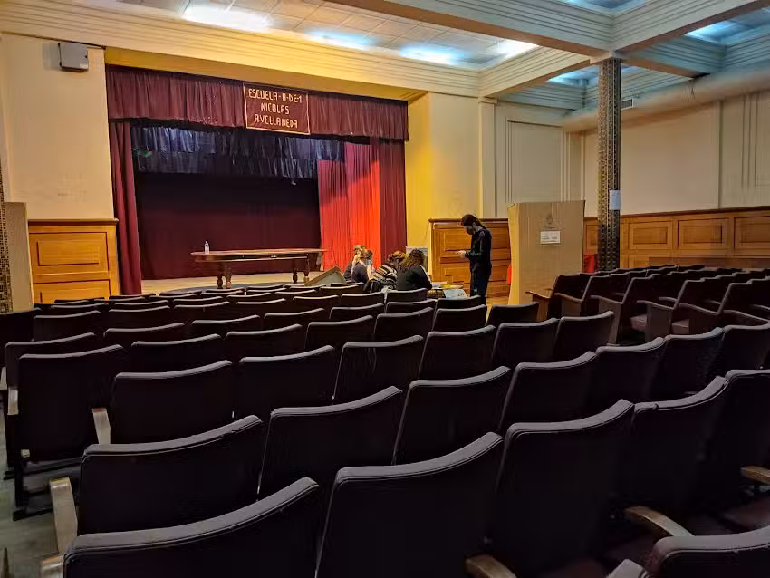 Escuela Primaria Com&uacute;n N&deg; 08 &ndash; D. E. 1 Nicol&aacute;s Avellaneda