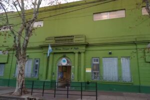 Escuela Primaria Com&uacute;n N&ordm; 18 &ndash; Helena Larroque de Roffo