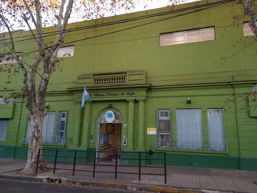 Escuela Primaria Com&uacute;n N&ordm; 18 &ndash; Helena Larroque de Roffo