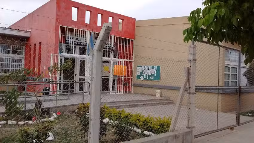 Escuela Primaria Los Pinares