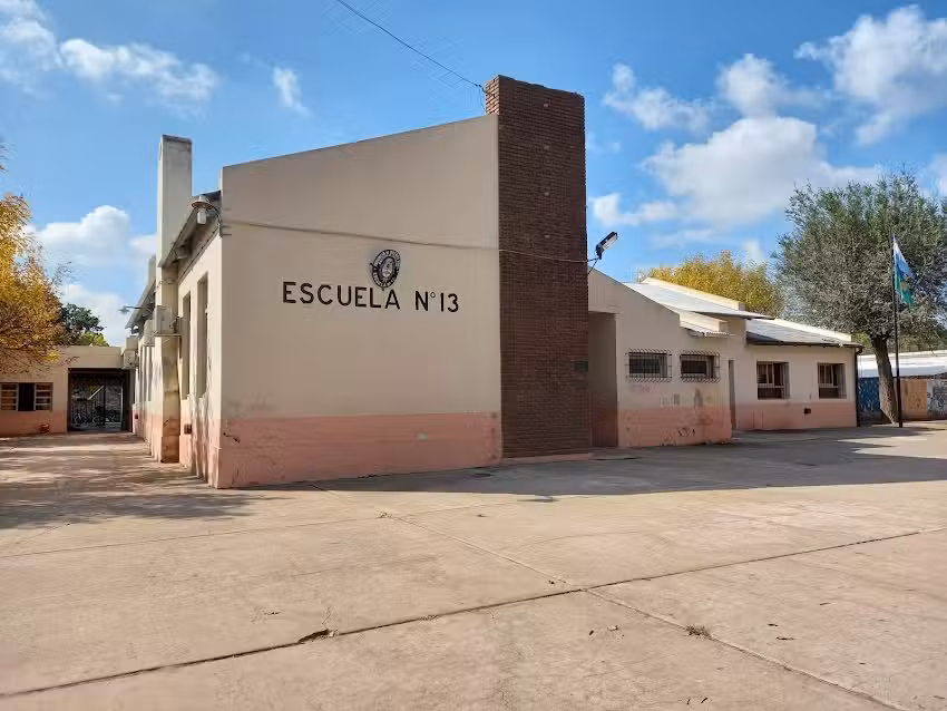 Escuela Primaria N&curren;13