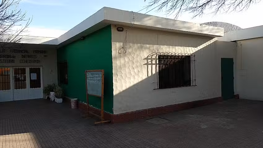 Escuela primaria y jard&iacute;n de infantes Esteban Echeverr&iacute;a