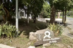 Escuela Rep&uacute;blica de Italia