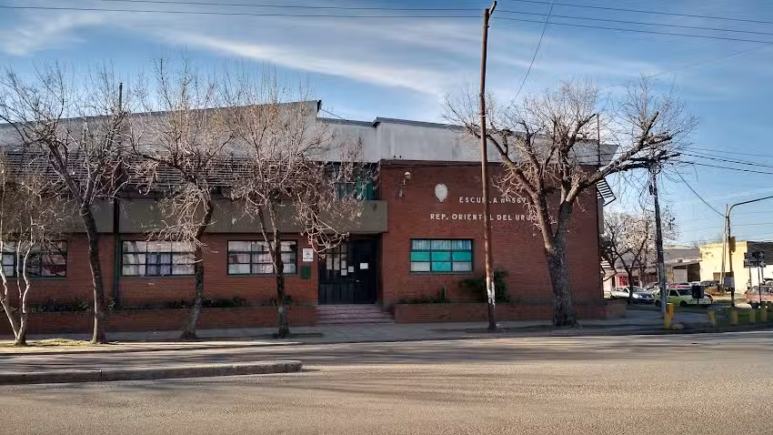 Escuela Rep&uacute;blica Oriental del Uruguay