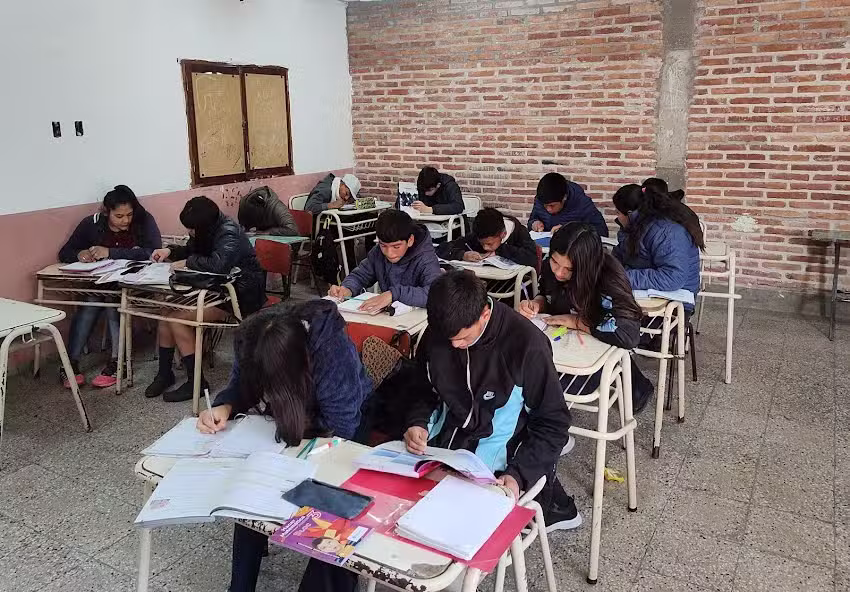 Escuela Secundaria Ca&ntilde;ada de Alzogaray