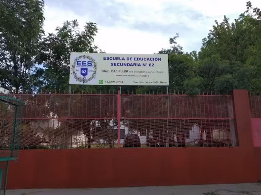 Escuela Secundaria EES 62