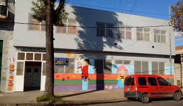 Escuela Secundaria (EES) N&deg; 4