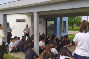 Escuela Secundaria N° 12 CLELIA VERSALLI