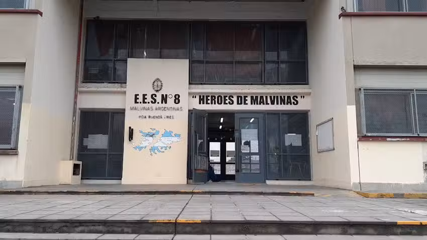 Escuela Secundaria N&deg;8 H&eacute;roes De Malvinas