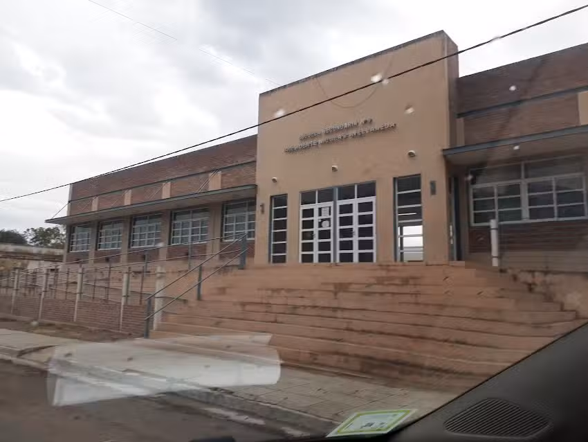 ESCUELA SECUNDARIA N&ordm; 8 &ldquo;PRESIDENTE NICOL&Aacute;S AVELLANEDA&rdquo;