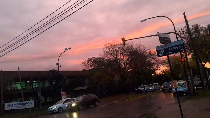 Escuela Secundaria Nro 4 &ldquo;Jos&eacute; Le&oacute;n Su&aacute;rez&rdquo; (ex Escuela Nacional de Comercio)