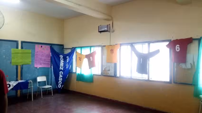 Escuela Sim&oacute;n Bol&iacute;var