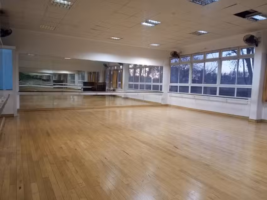 Escuela Superior de Educaci&oacute;n Art&iacute;stica en Danza N&deg; 01 &ndash; Prof. Nelly Ramicone