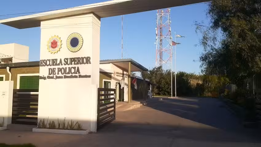 ESCUELA SUPERIOR Polic&iacute;a de C&oacute;rdoba